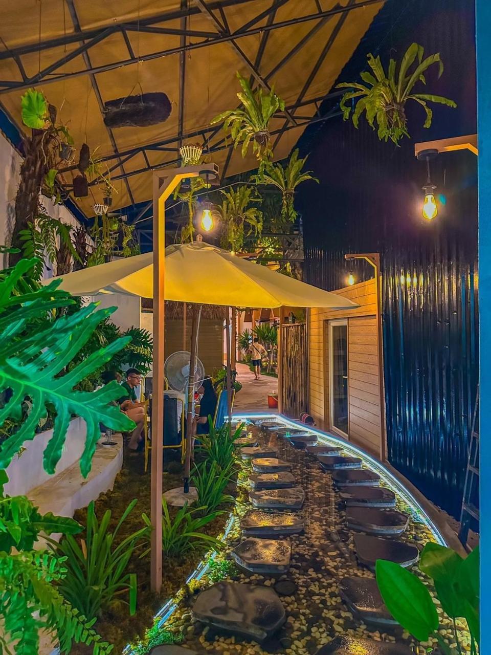 La Garden Homestay Long Xuyên Extérieur photo